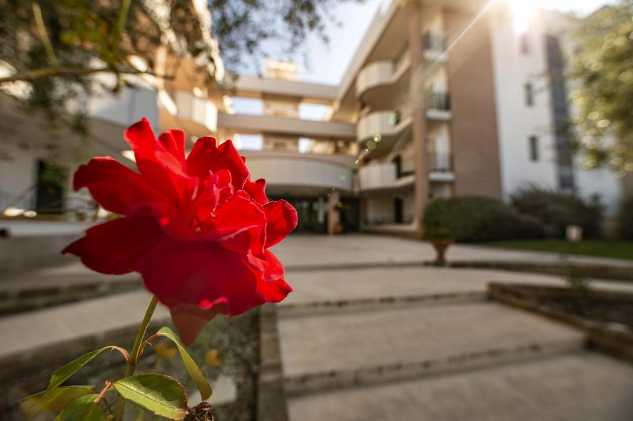 Le Residenze Di Santa Costanza - Mirto/Corbezzolo Aparthotel Сан Винченцо Екстериор снимка