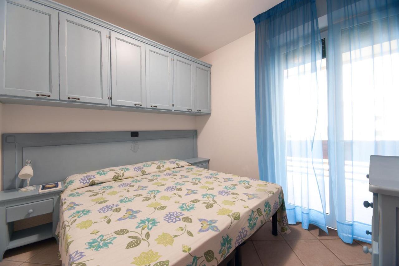 Le Residenze Di Santa Costanza - Mirto/Corbezzolo Aparthotel Сан Винченцо Екстериор снимка