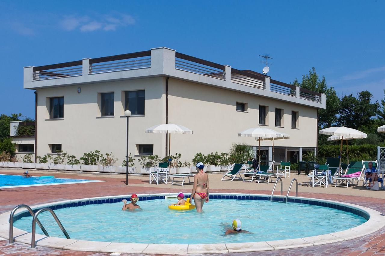 Le Residenze Di Santa Costanza - Mirto/Corbezzolo Aparthotel Сан Винченцо Екстериор снимка