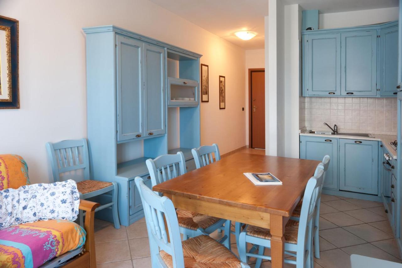 Le Residenze Di Santa Costanza - Mirto/Corbezzolo Aparthotel Сан Винченцо Екстериор снимка