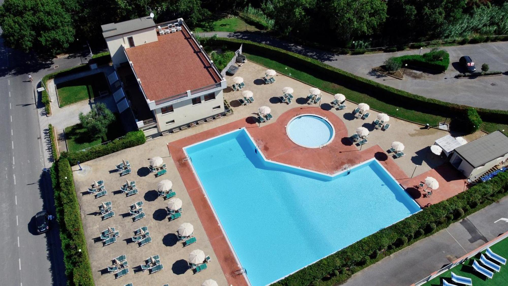 Le Residenze Di Santa Costanza - Mirto/Corbezzolo Aparthotel Сан Винченцо Екстериор снимка